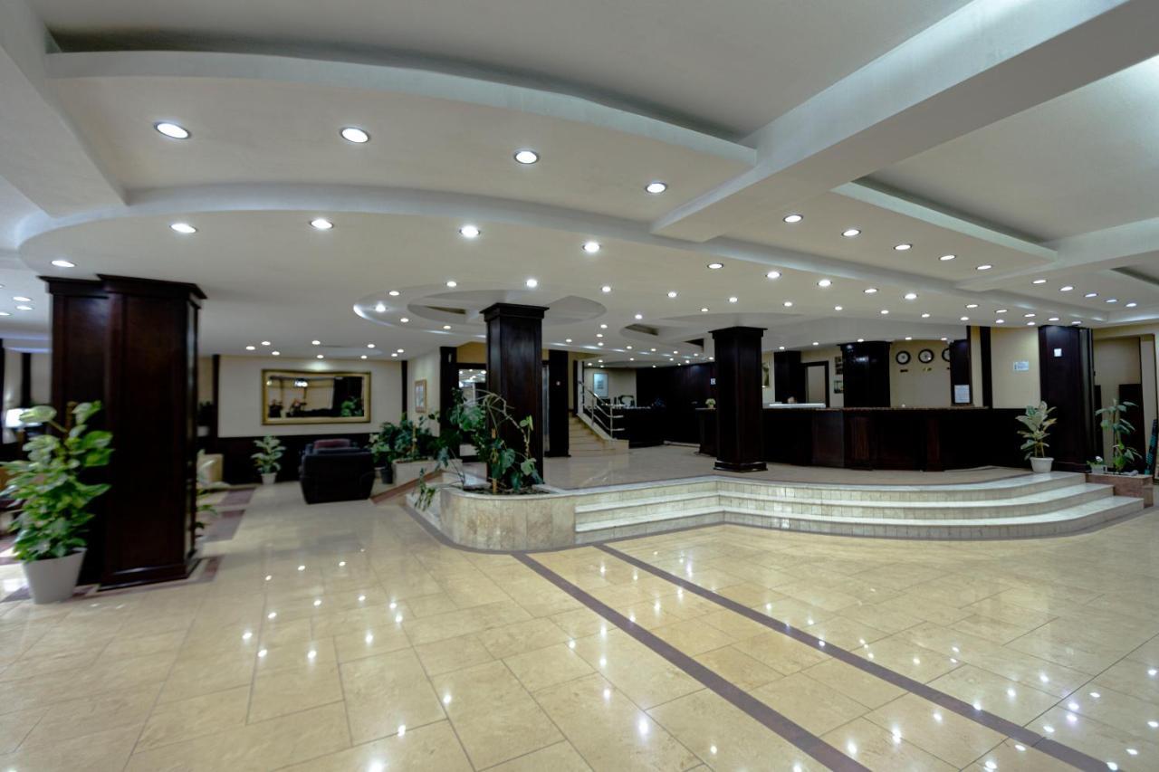 Pino Vere Palace Hotel Tbilisi Exterior photo